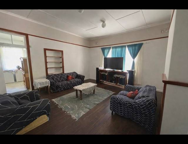 3 BEDROOM HOUSE FOR SALE IN PRESTBURY